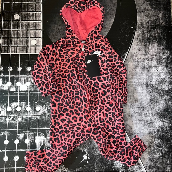 NWT Nike Full-Zip Coverall - Picture 4 of 5